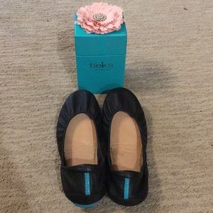 Matte black Tieks